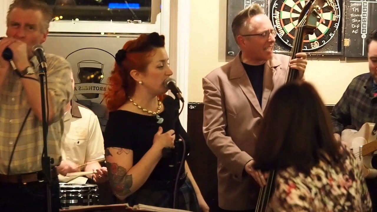 Olympus OM-D E-M5 II Low-Light Music Venue