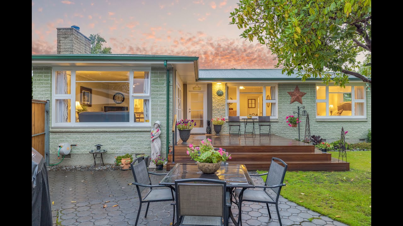 Private Oasis - three car garaging & workshop - 57 Teesdale Street, Burnside