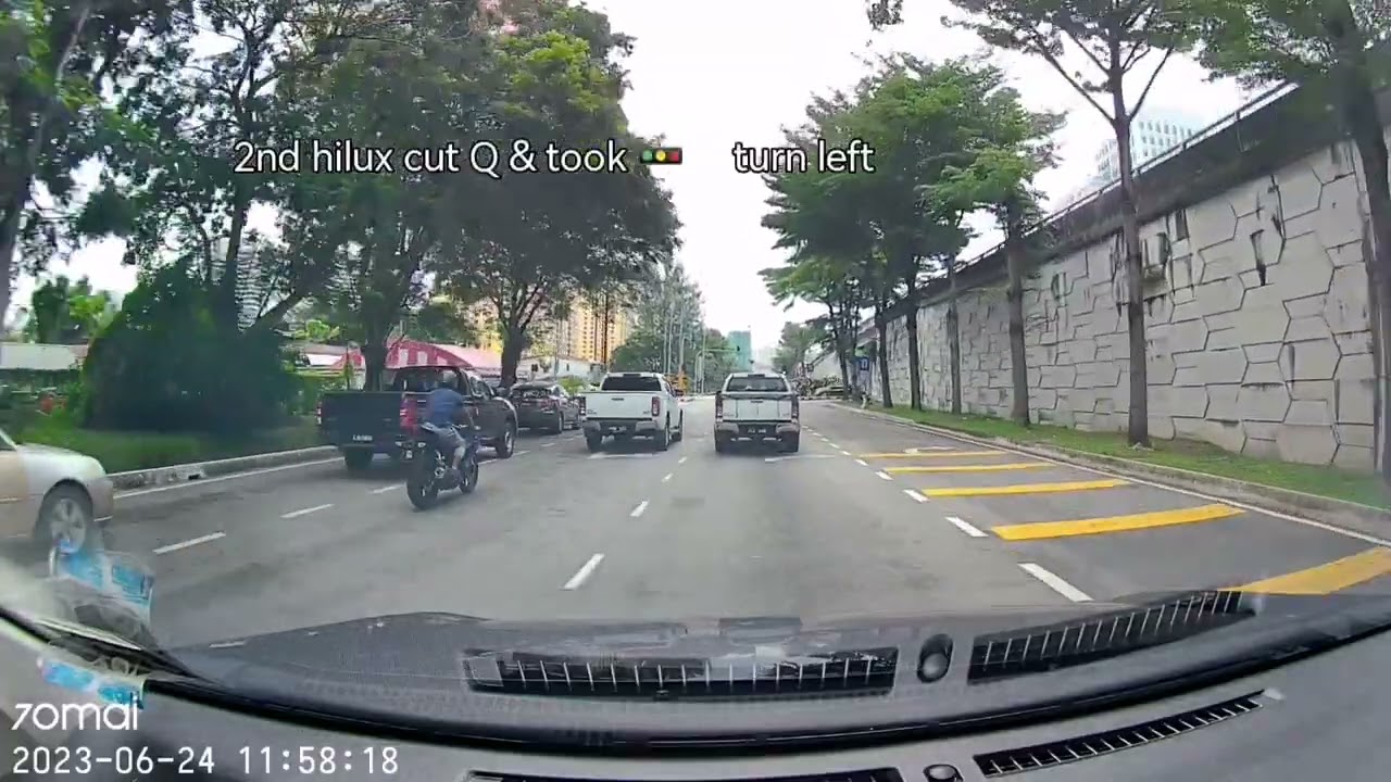 Typical Penang Lang smart (or kiasu) driving style 😁