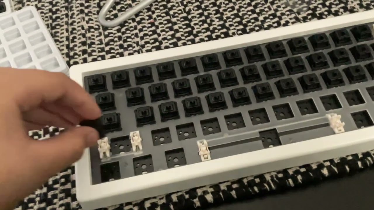 I made my first mechanical keyboard (BOYI GMK67)
