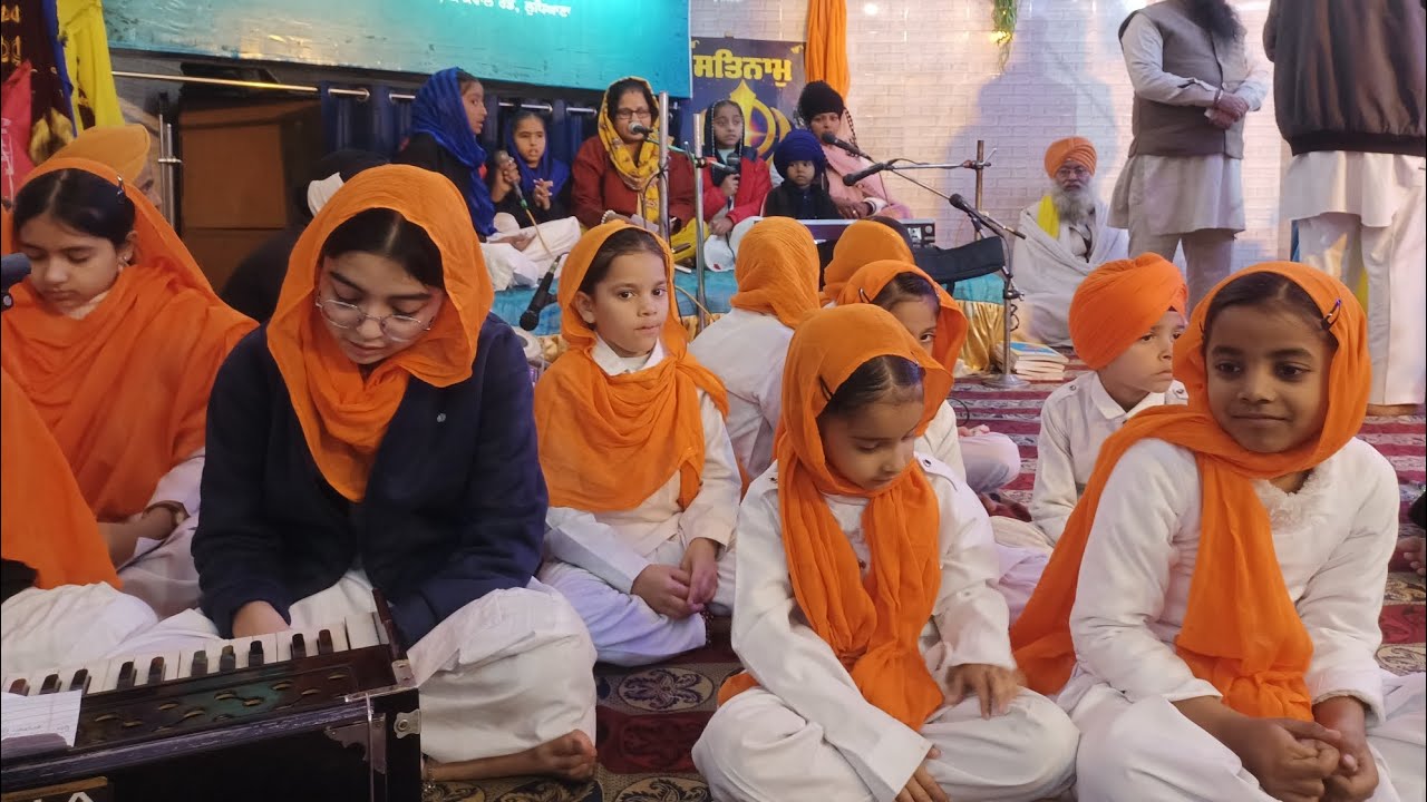 ਬੱਚਿਆਂ ਦੇ ਮਿੱਠੇ ਸੁਰਾਂ ਵਿੱਚ ਸ਼ਬਦ