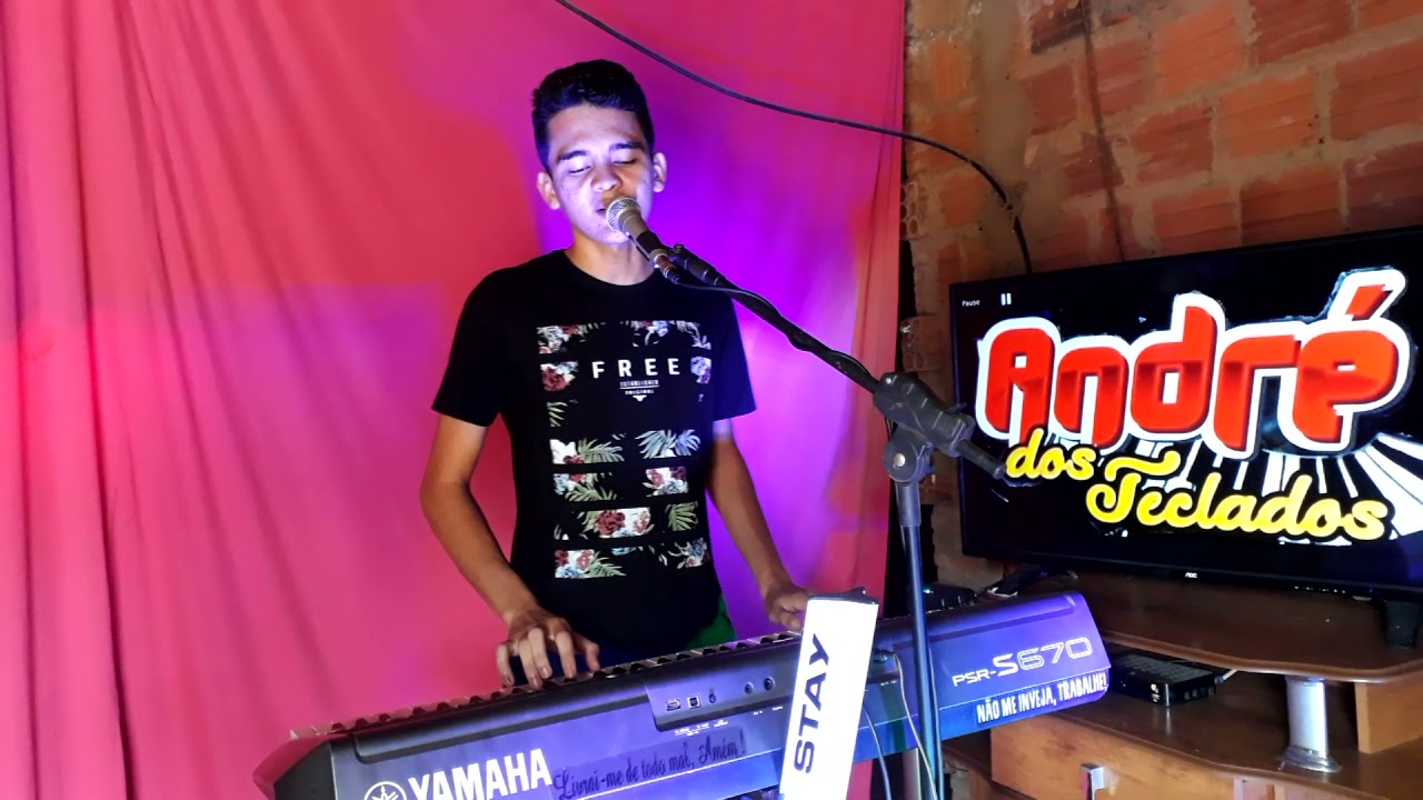 ANDRÉ DOS TECLADOS FAZENDO O MELHOR DO FORRÓ.