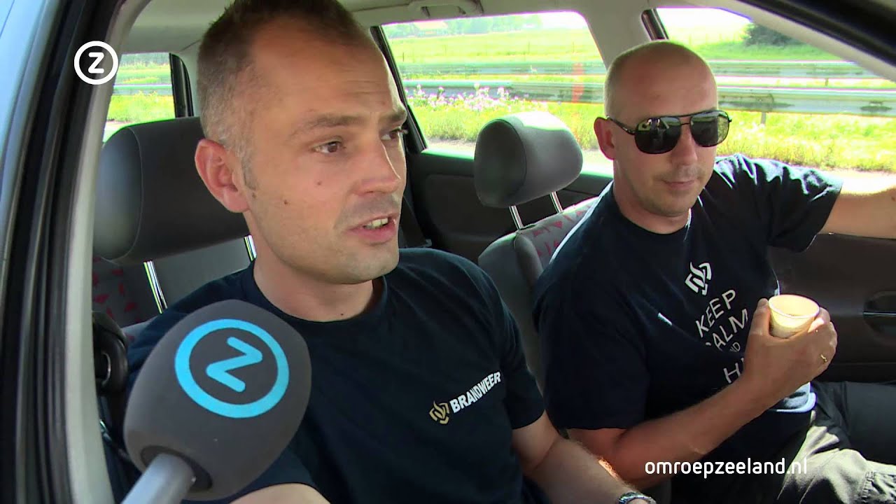 Chaos A58: Langs de kant van de weg wordt koffie en thee uitgedeeld