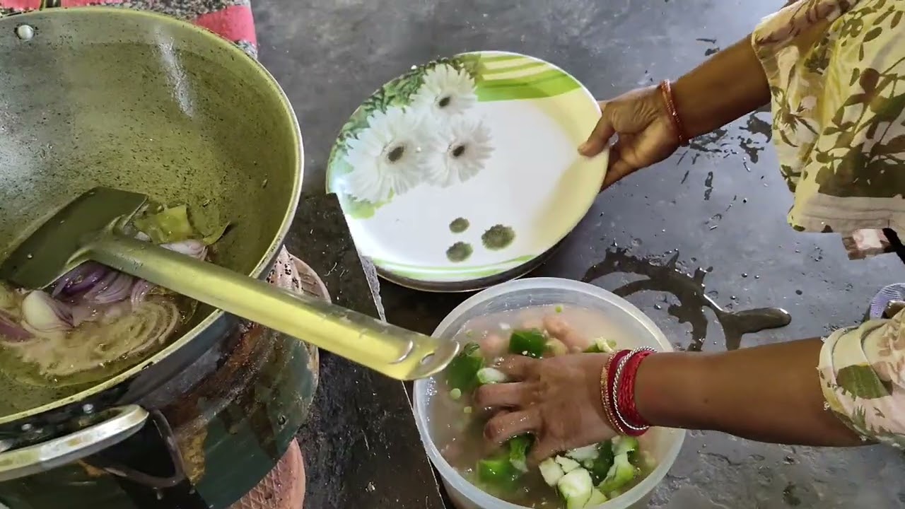 मिक्स सब्जी और पालक का पराठा (अपने बागान से तोड़े गए सब्जी ) 