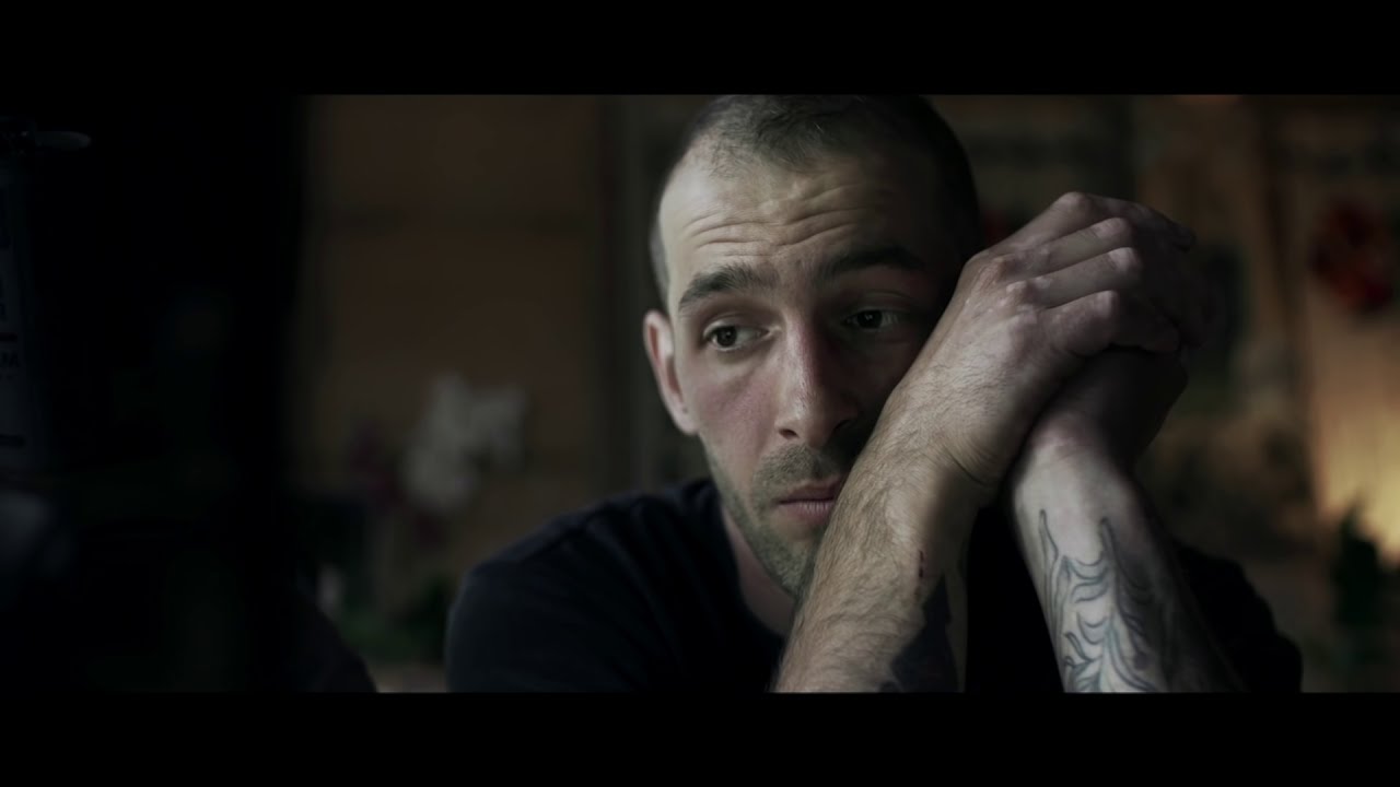 BACK ON TRAIL is true life-story of Simon free skier who fight against cancer