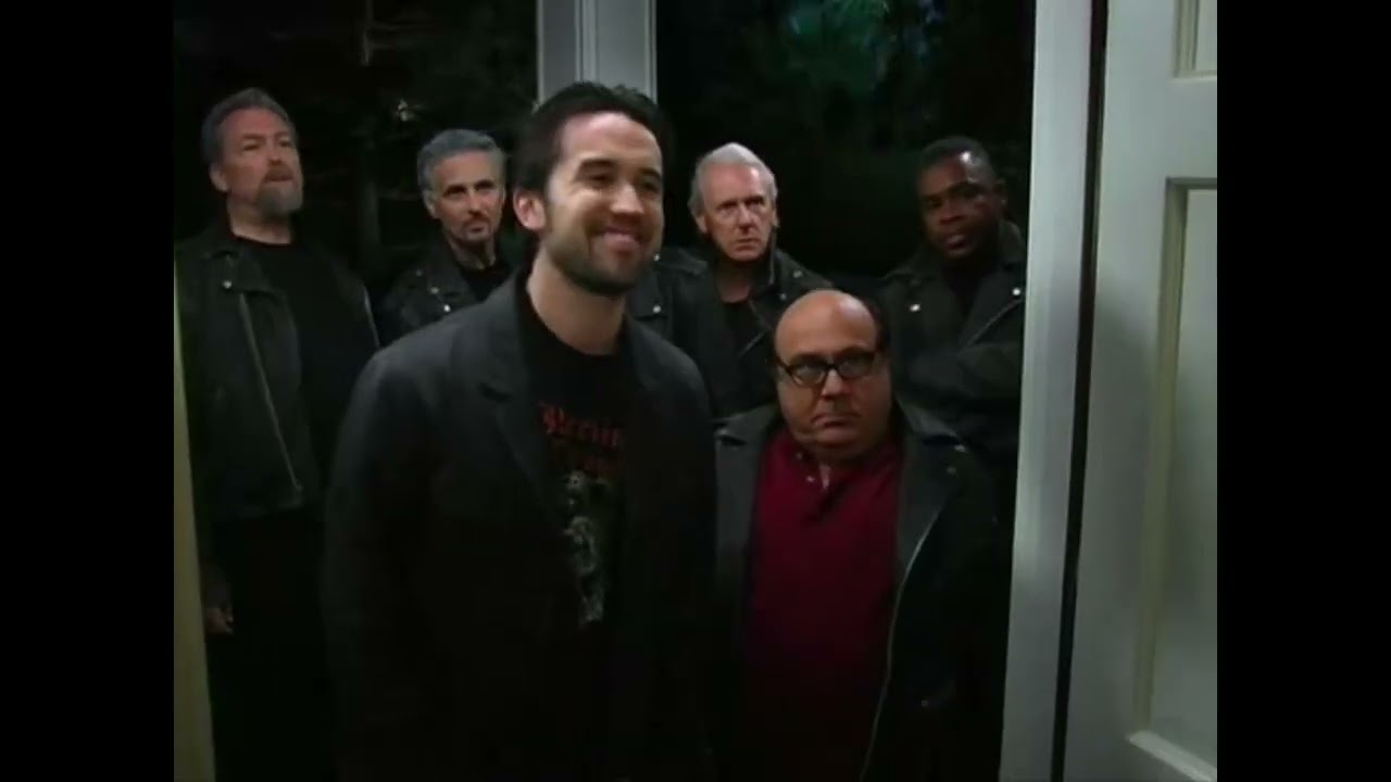 It's Always Sunny in Philadelphia - The Yellow Jackets ft Hawky