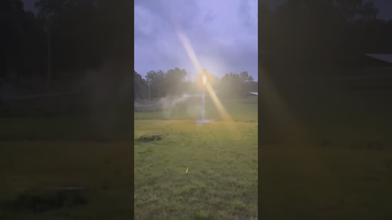 🚀 Echo Blast Strobing Rocket 🚀 #fireworks #rocket #strobelights