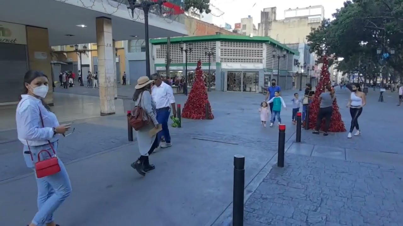Caracas, Venezuela City Walking Tour | Bolivar Square