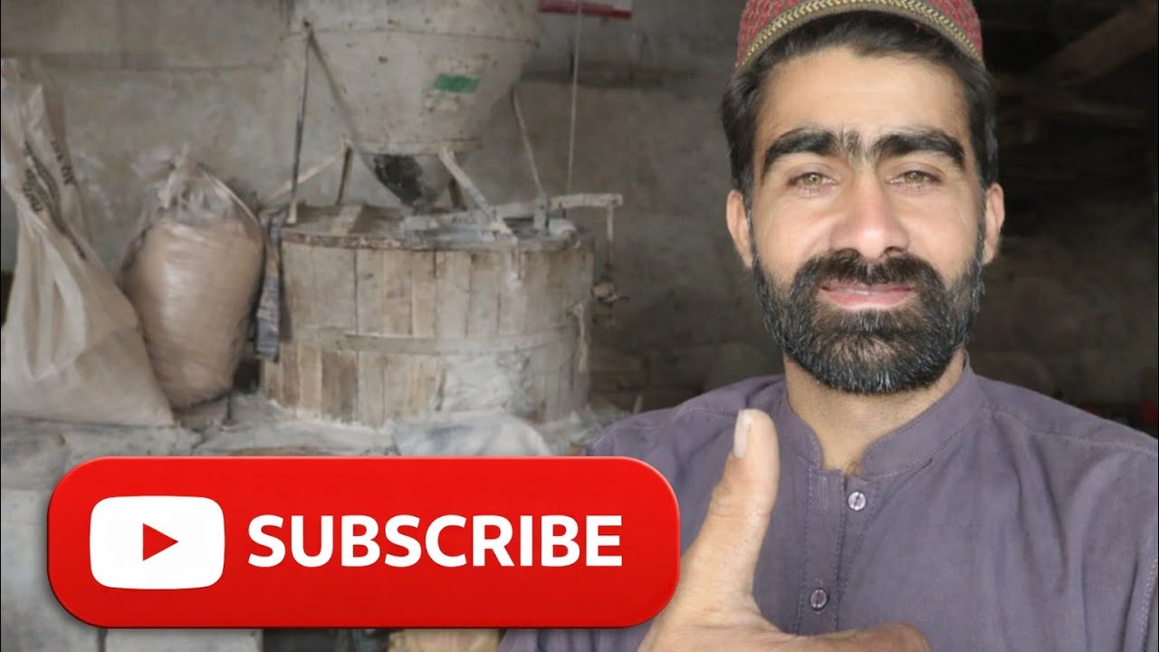 پرانے زمانے کی چکی بڑے انجن والی