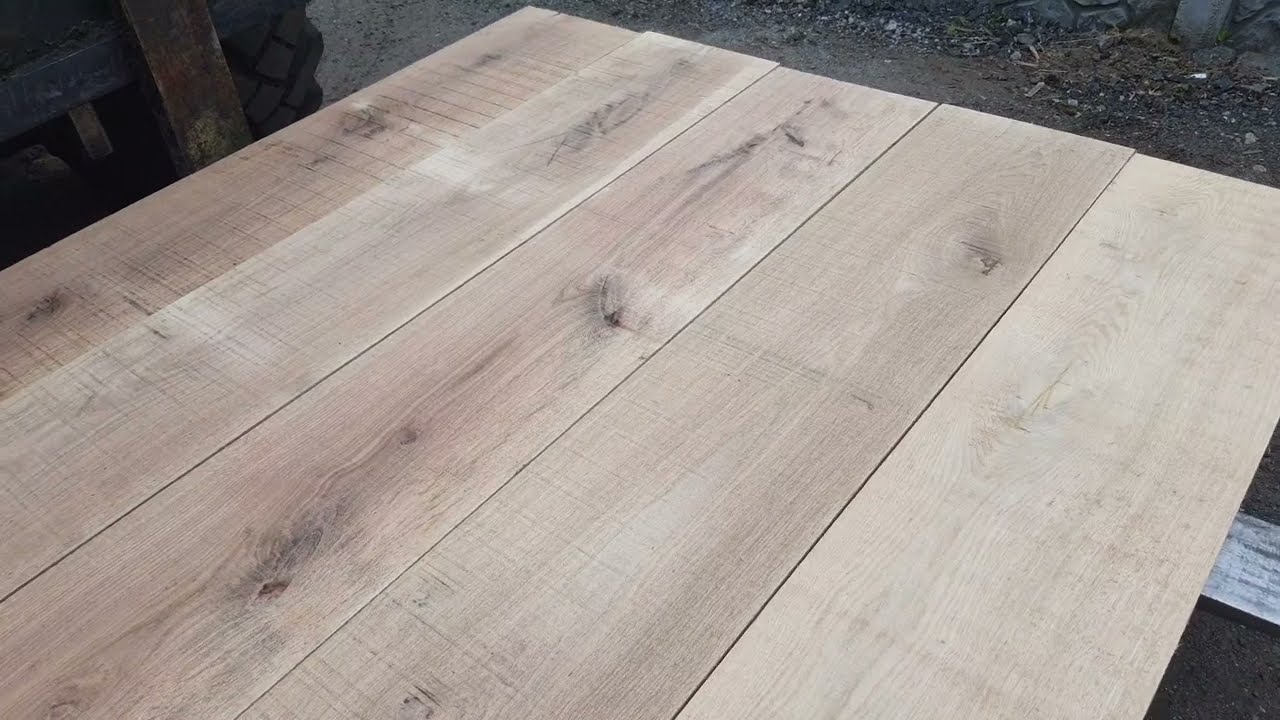 Eichen Schnittholz - Rustik 285mm Breite  30mm stark 2500mm lang  Rustik