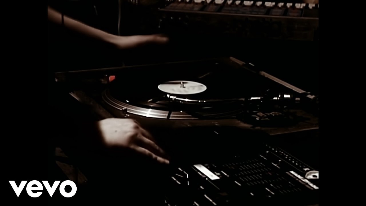 Portishead - Over (Live From The Roseland Ballroom NYC)