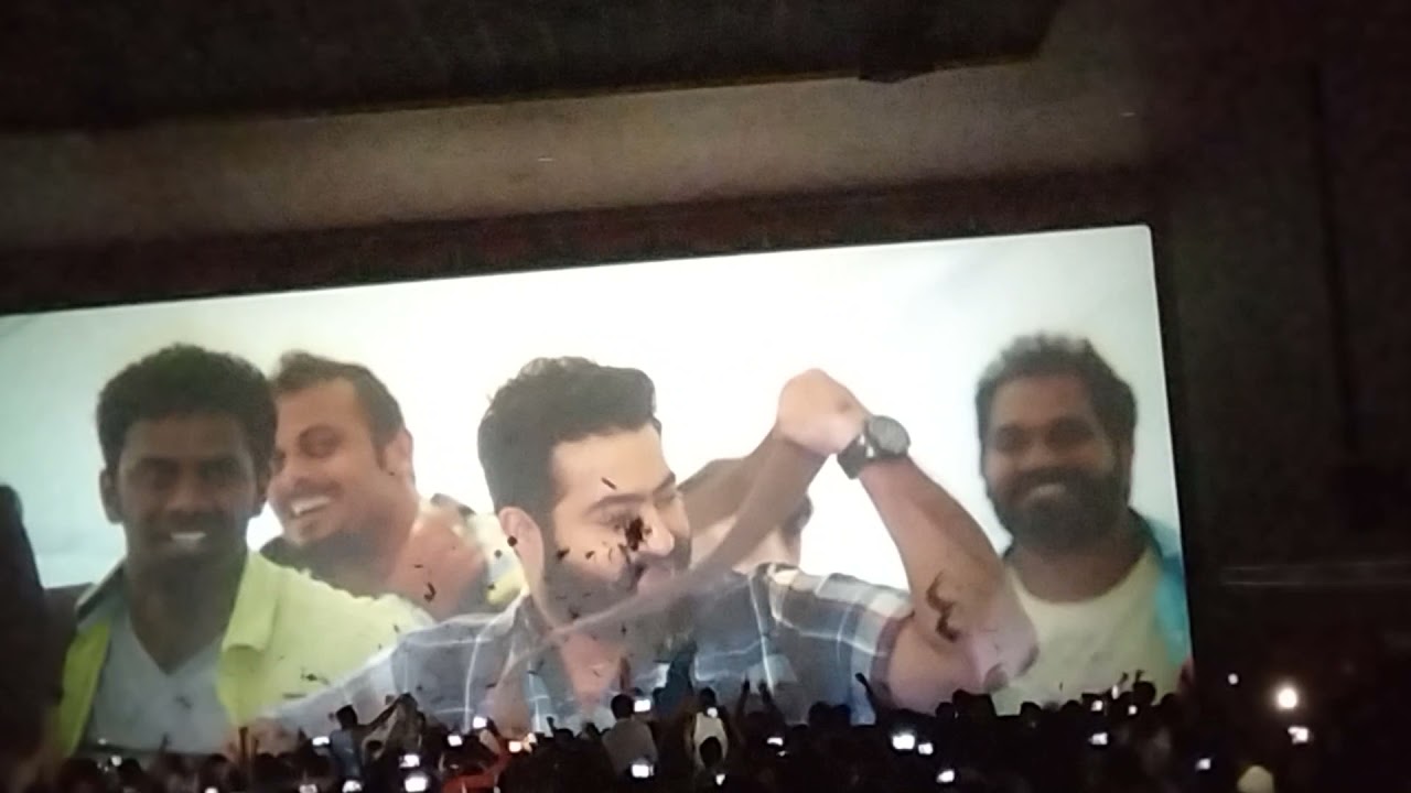 NTR movie Janatha garage special fans show in anantapur SV CINE MAX