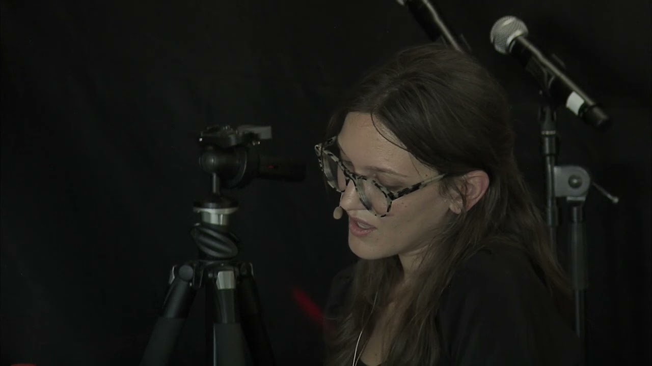 Photographie aérienne et urbanisme d’après-guerre avec Marion von Osten (2011)