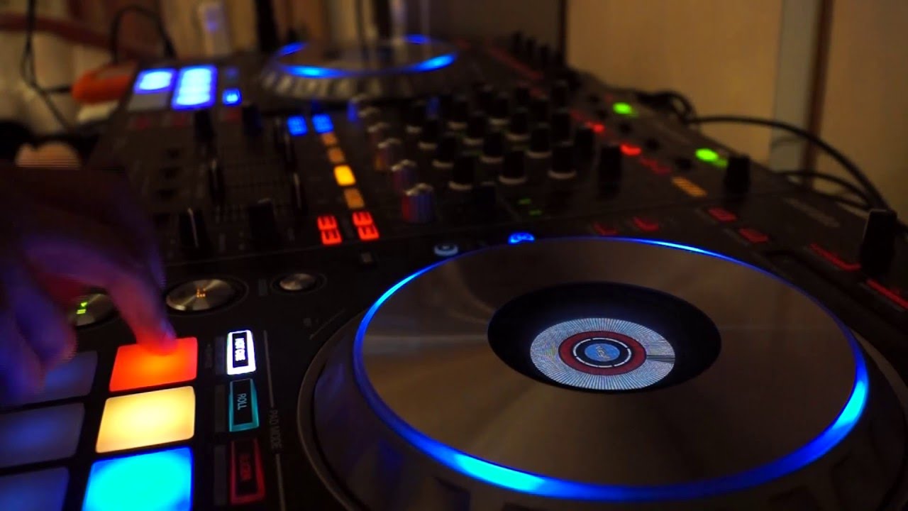 Dj Tr3v - EDM Episode Vol. 2 (Live Mix)