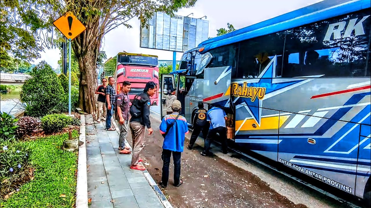 OPERAN PENUMPANG DARI BUS ALMIRA BELITANG! SUGENG RAHAYU 7030 MAKIN HAPPY