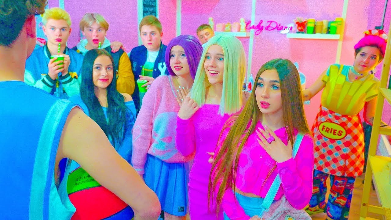 Der NEUE BASKETBALLSPIELER in der Bunny Schule! Wer ist der Typ? Schulleben von Teenager