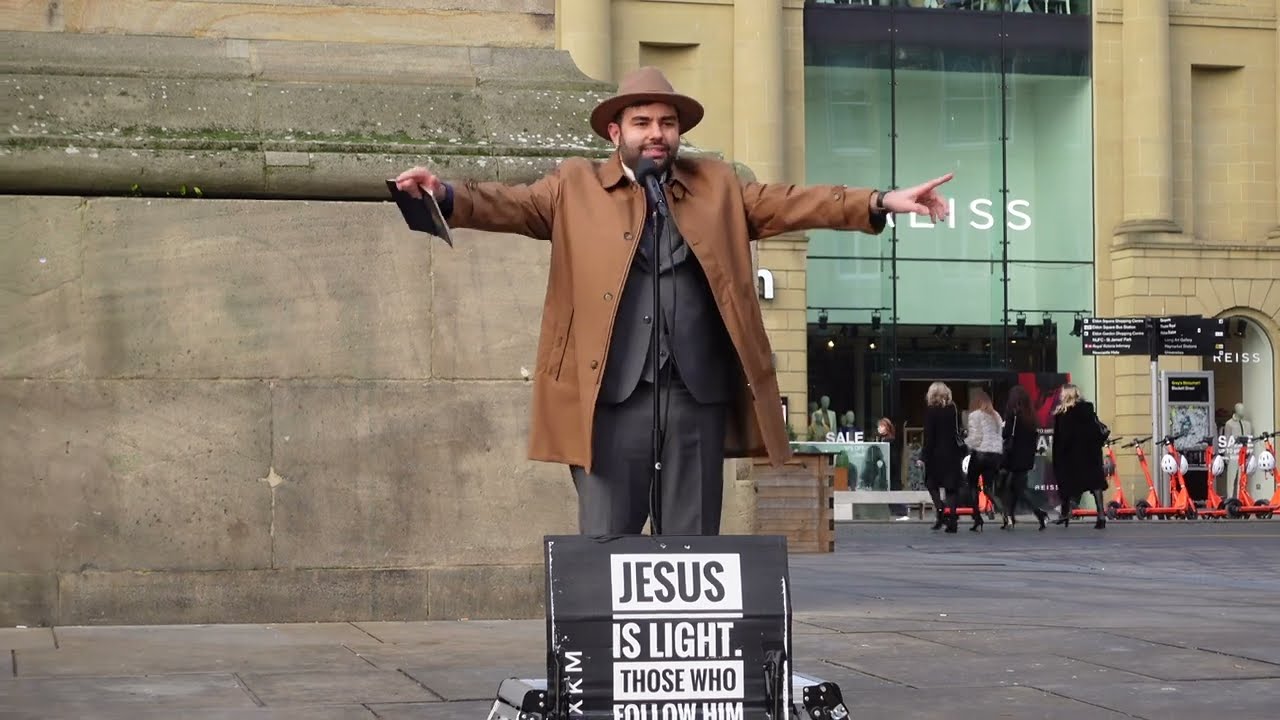 We are living the LAST DAYS of mankind | Street Preaching | Reverend Jonatas Bragatto
