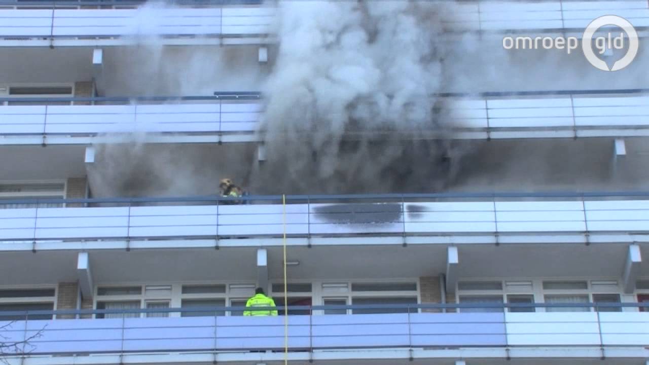 Acht mensen gered bij flatbrand Ede