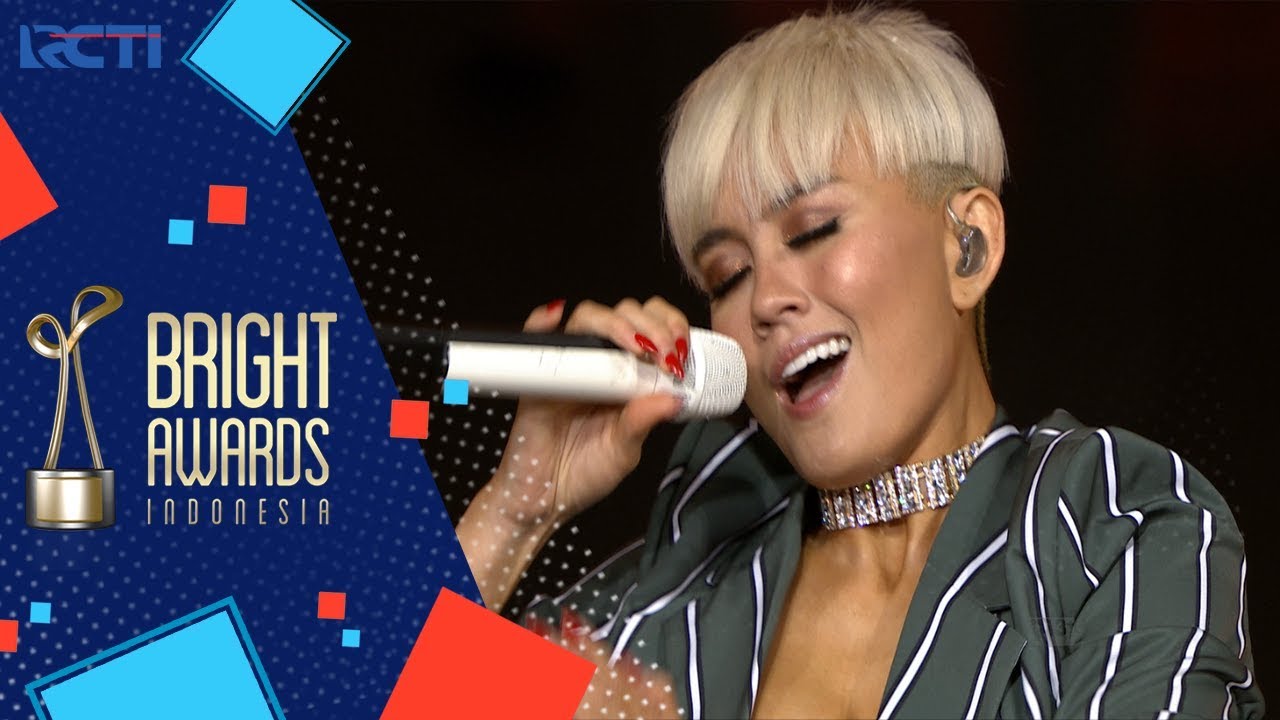 BRIGHT AWARDS INDONESIA 2017 | Agnez Mo 