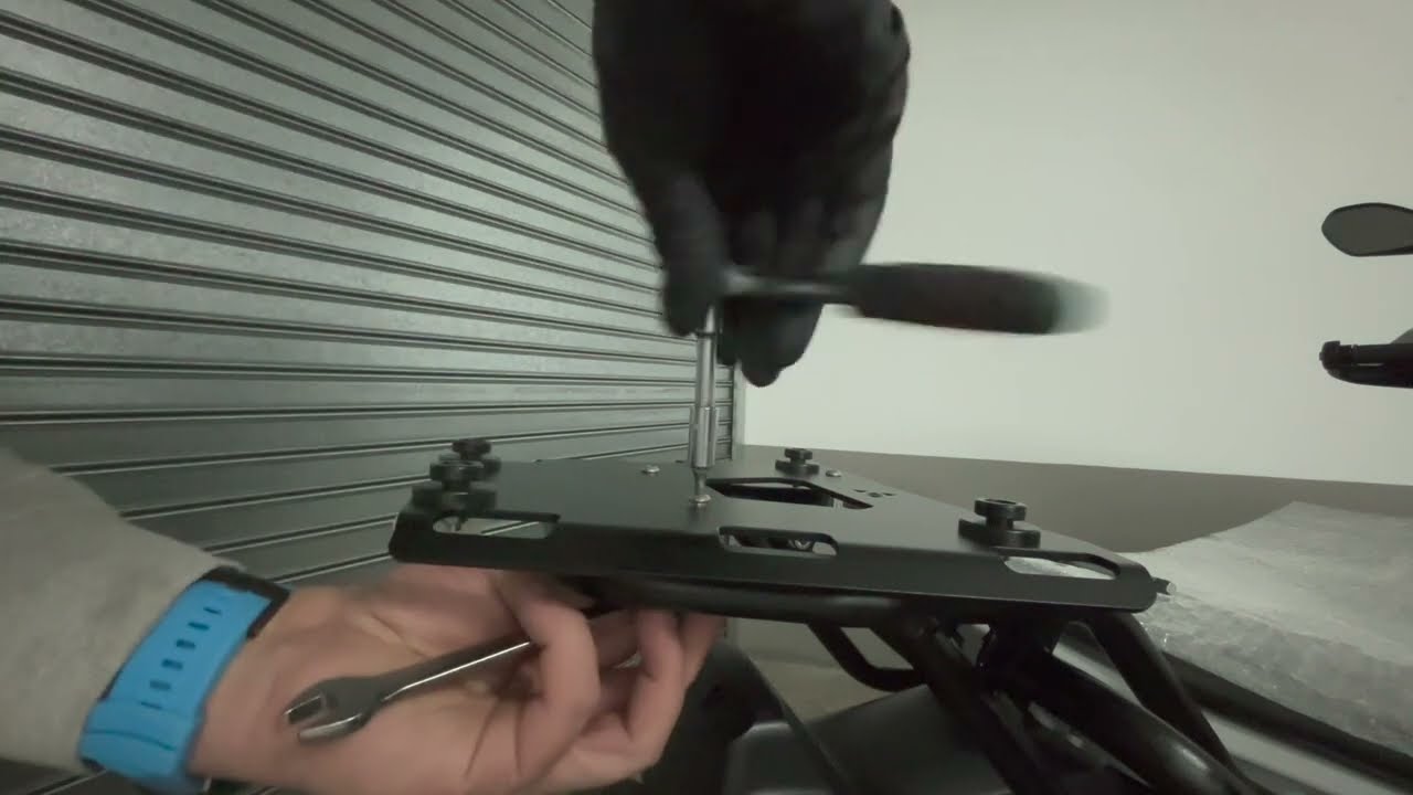 Montaje Herraje para TopCase Bumot BMW GS 1300.