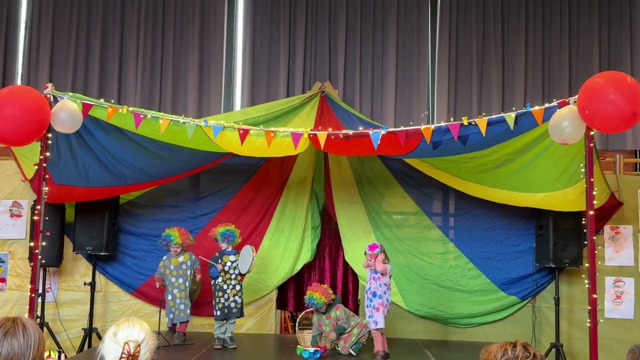 Circus De Berg - Knotsgekke clowns