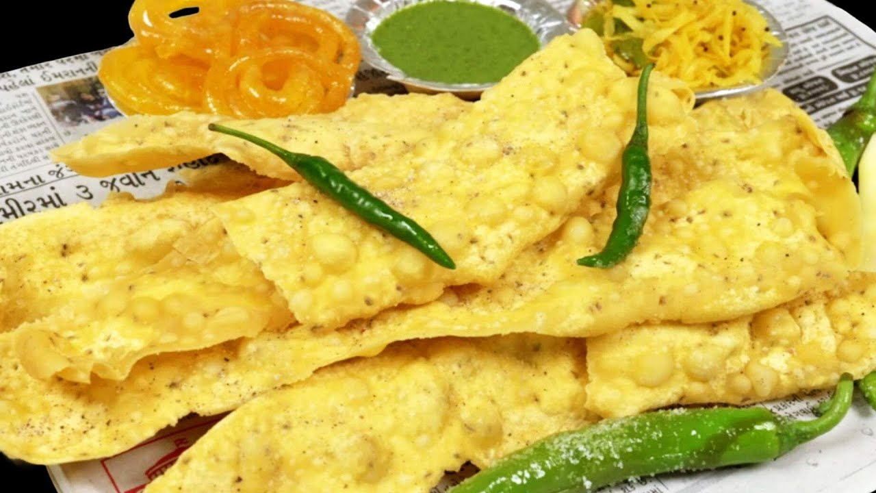 गुजराती फाफड़ा बनाने का आसान और परफेक्ट तरीका, चाय के साथ कुरकुरा नाश्ता | Gujarati Fafda Recipe