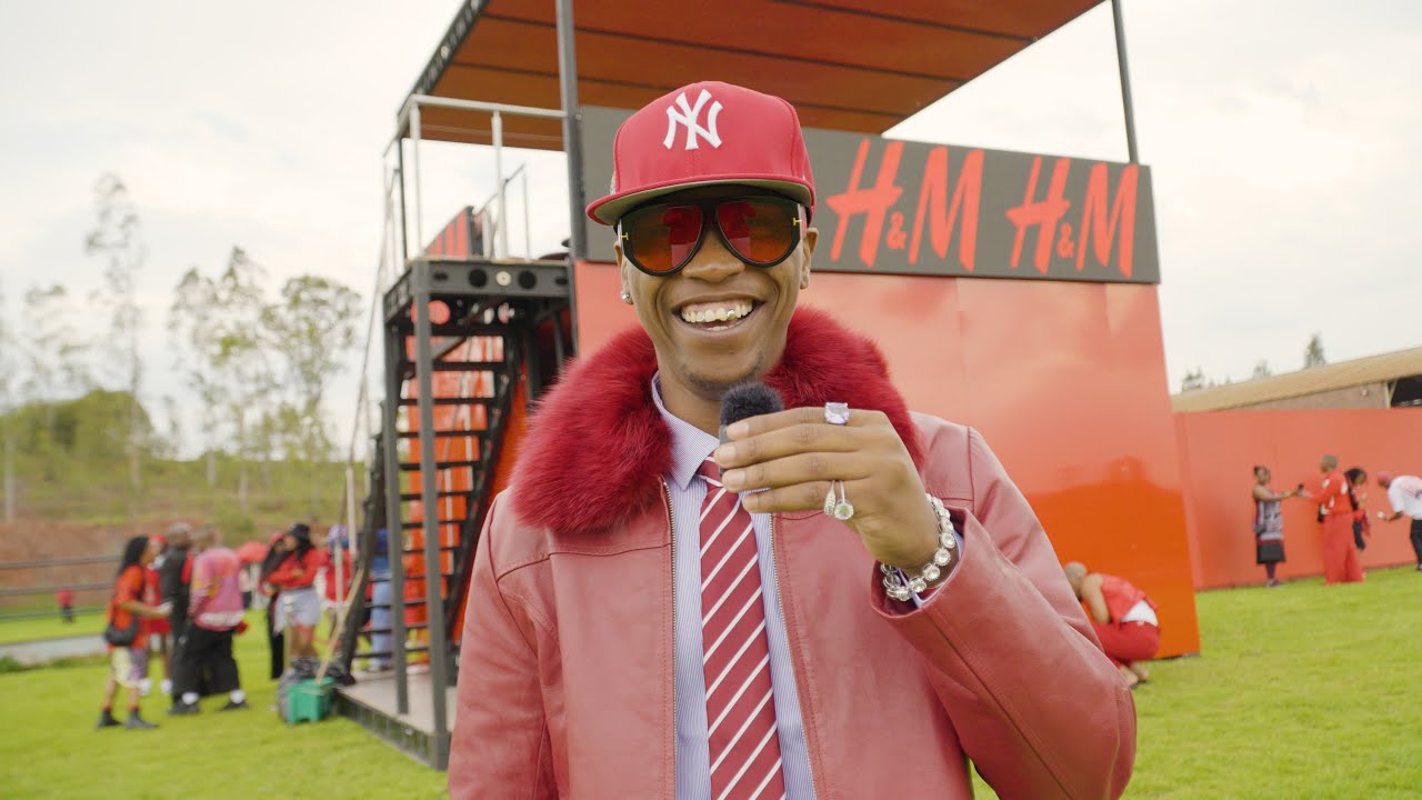 Pantone Sundays. Fiery Red | What Were People Wearing