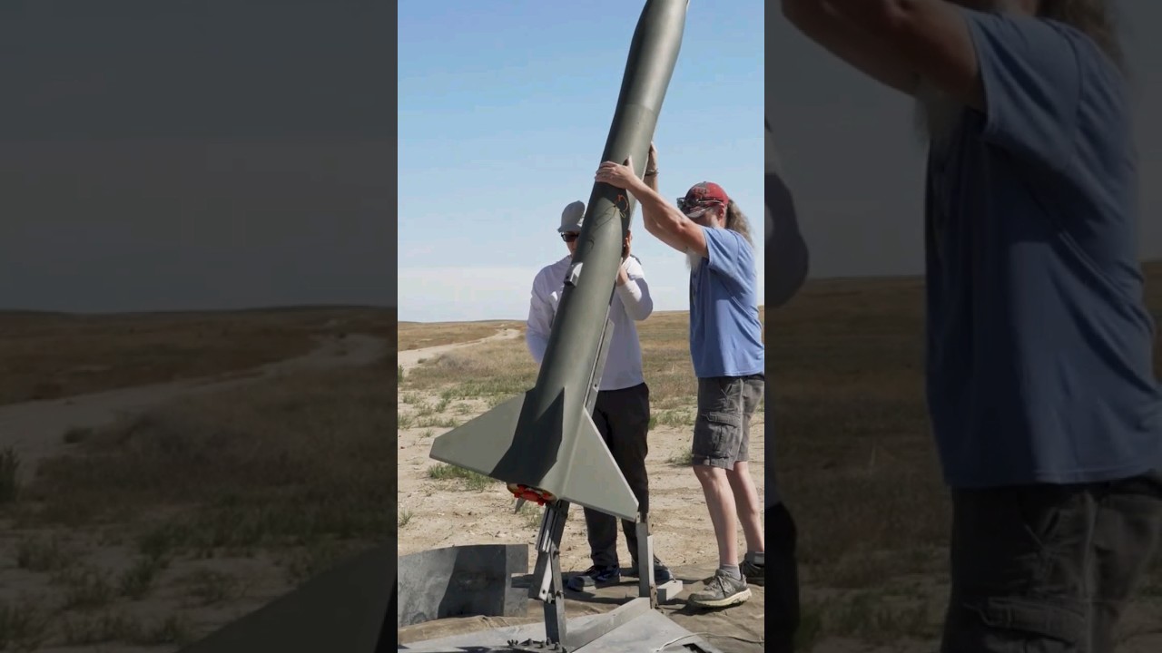 Flying my 1/3 scale Honest John missile on 5 rocket motors #rocketry #diy #science