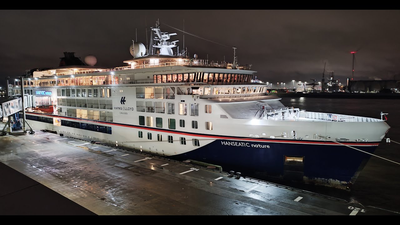 4K Hanseatic nature Fantastisches Anlegemanöver am Altona Cruise Center in Hamburg 03.04.2024