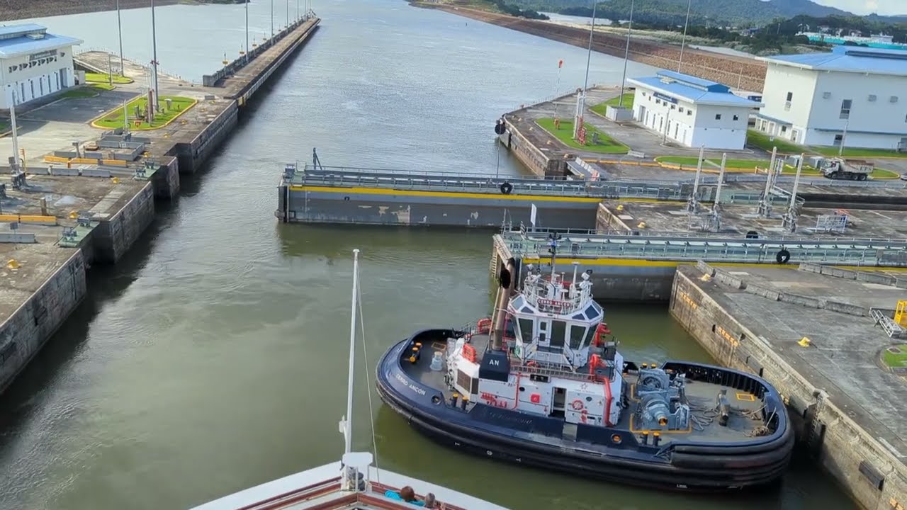 2023-10-11 Panama Canal Cocoli Lock Timelapse