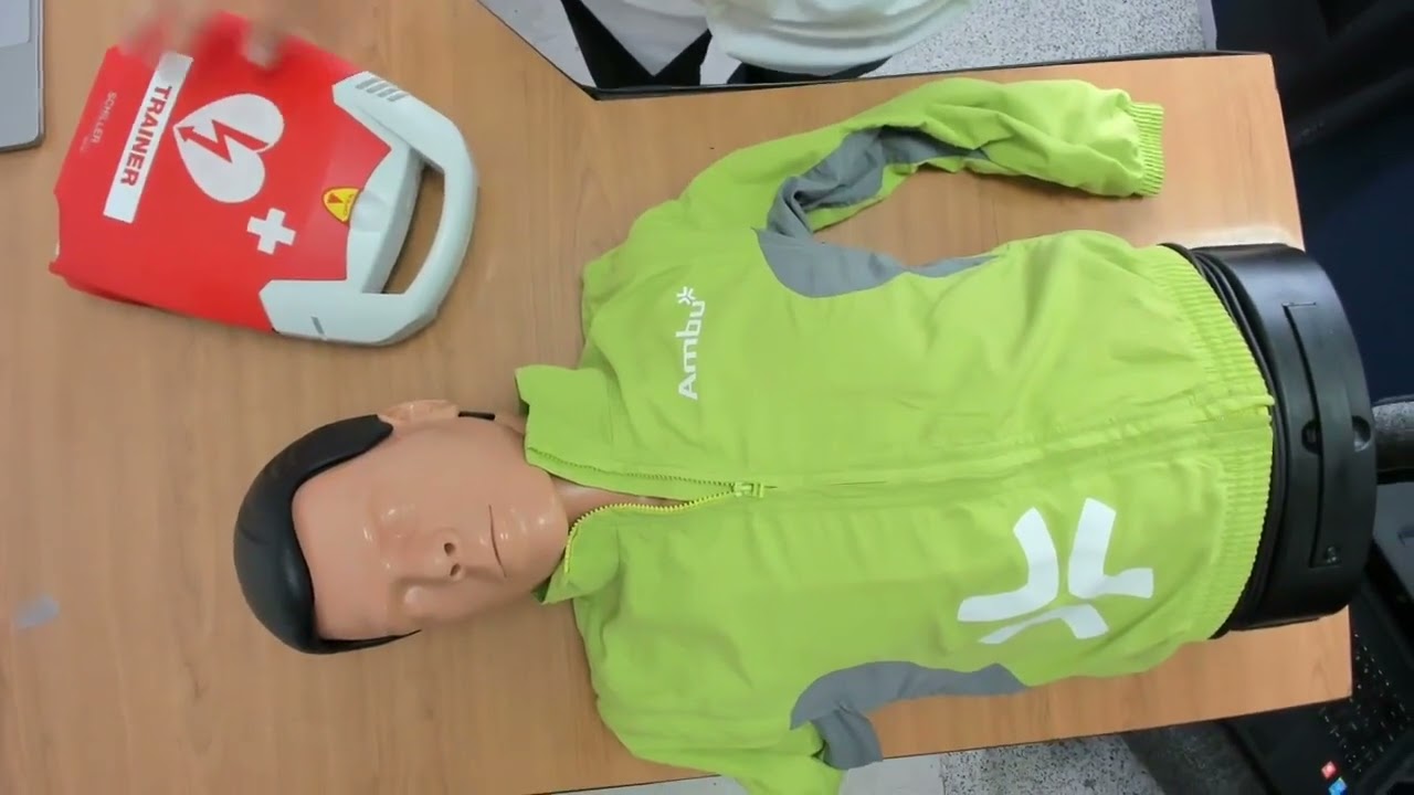 Como funciona un desfibrilador externo automatico Fred PA-1 (Tutorial) #desfibrilador