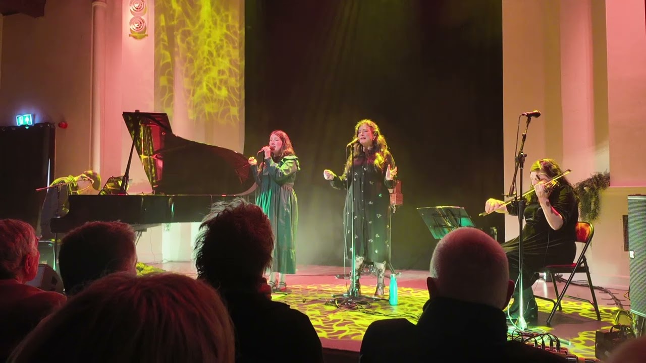 Here's The Tender Coming - The Unthanks