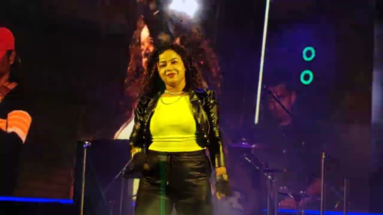 Crazy Kiya Re | Dhoom:2 | Sunidhi Chauhan | Cover by Anamika