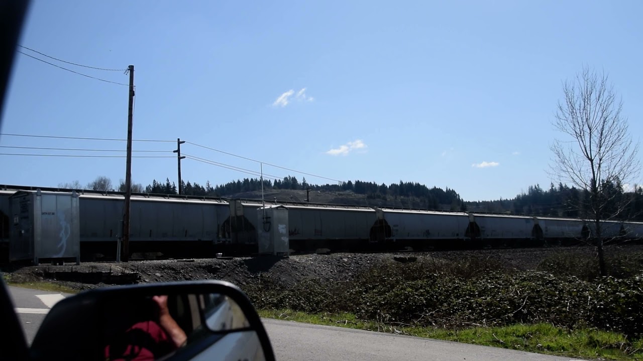 BNSF train on a nice Spring day
