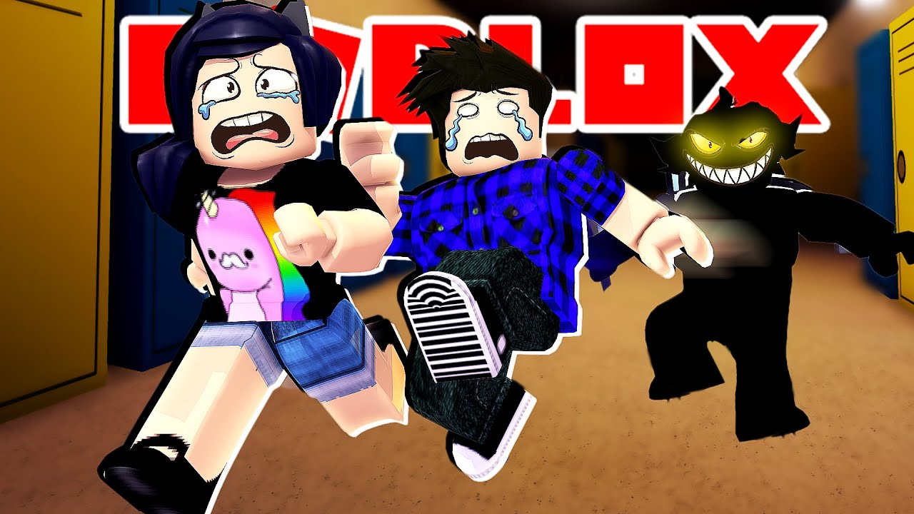 Fugindo do MONSTRO da escola! - Roblox High School