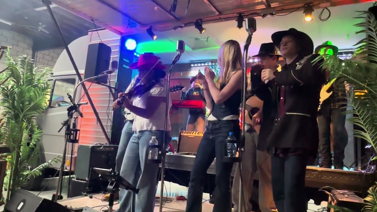 The sillybillies “Thank God Iam a countryboy”