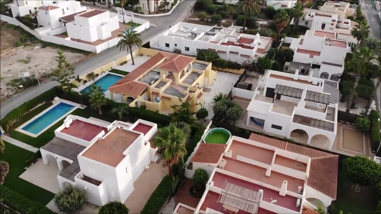 CHALET INDEPENDIENTE EN PUERTO REY, VERA PLAYA