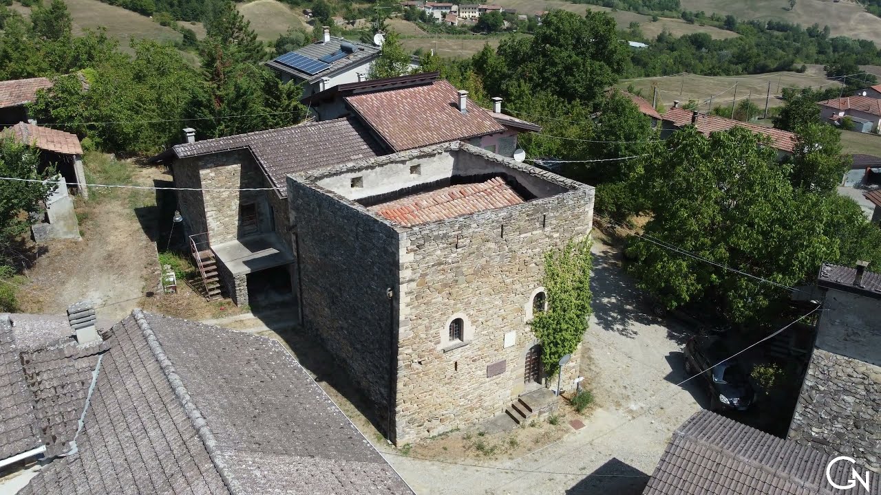 La torre di Cristoforo Colombo a Pradello, nel comune di Bettola