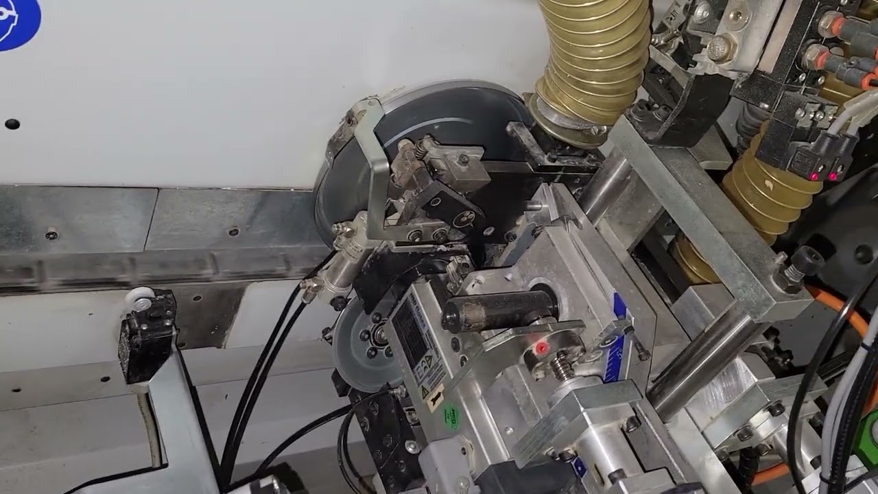 BIESSE AKRON 435 Edgebander With Corner Rounding