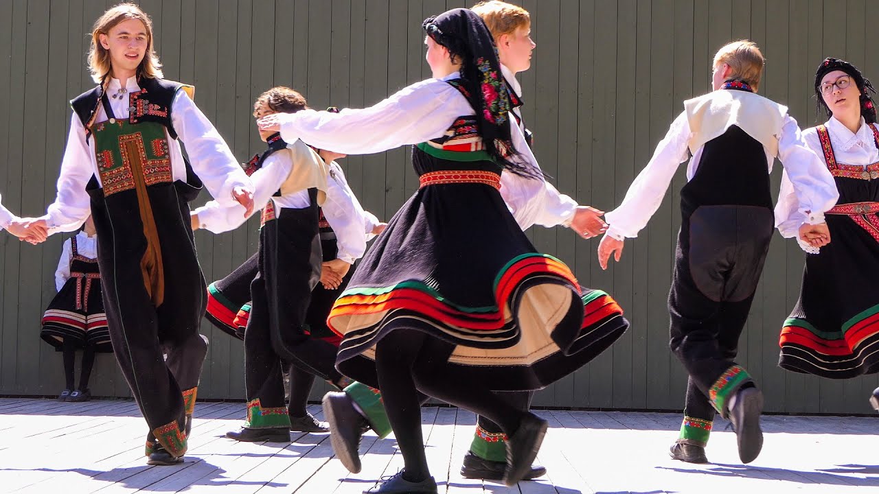 Norwegian folk dance and music.  Norsk Folkemuseum, Bygdøy, Oslo