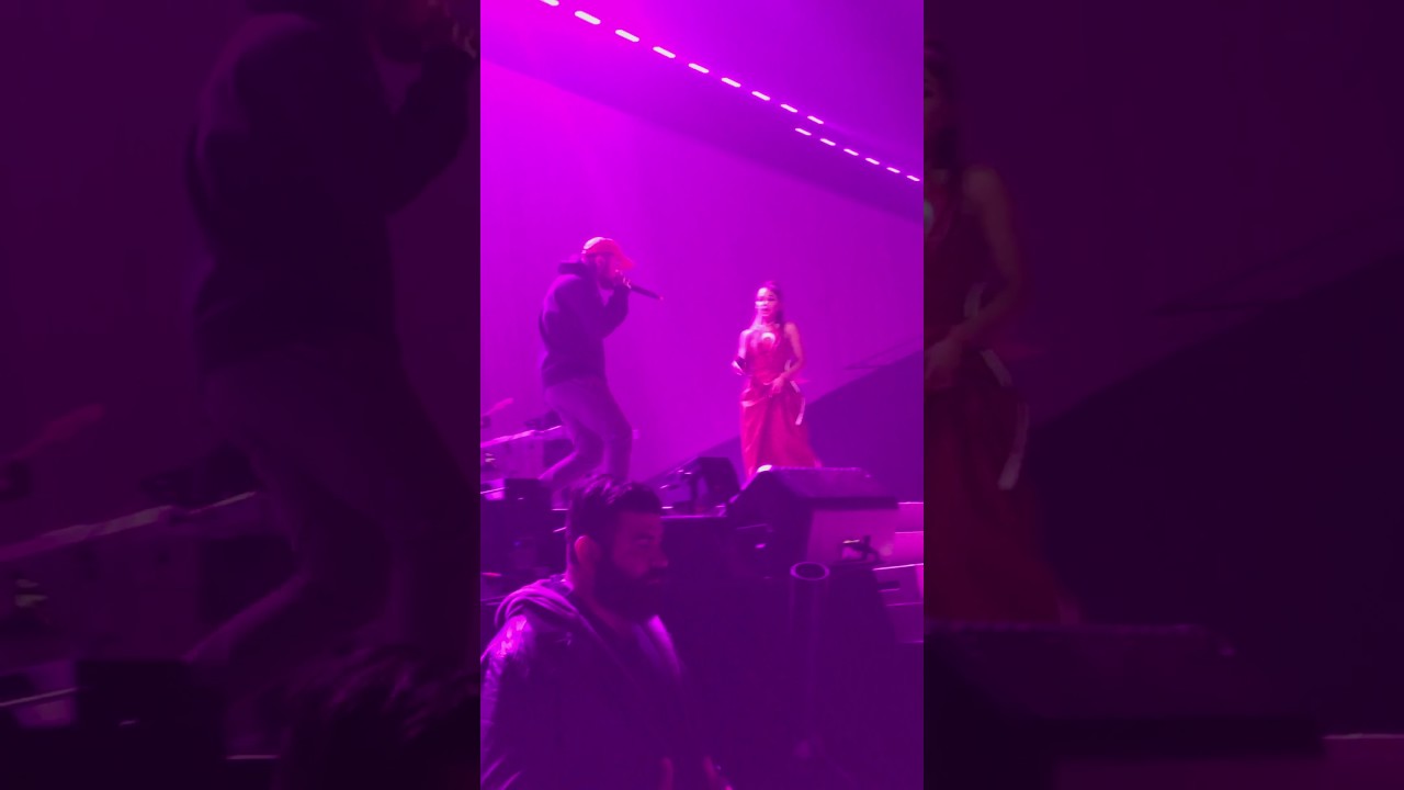 Ariana Grande ft Mac miller - The way and Dang (Live at Paris)