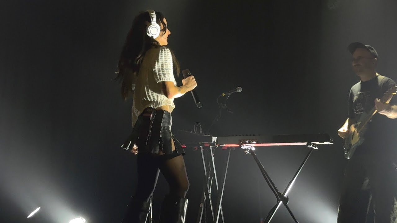 Mallrat - Teeth Live Ventura Music Hall Ventura,CA 10/18/25