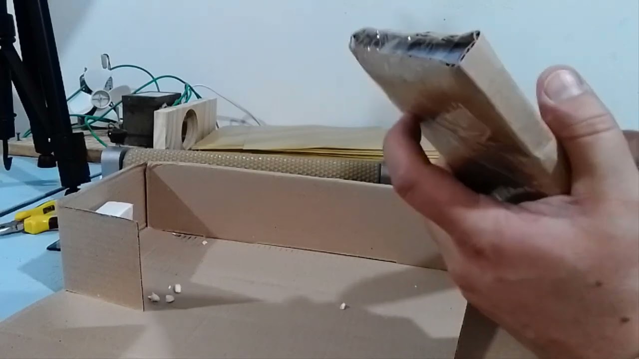 🐝 Primeiras Lâminas de Cera Lisa e Unboxing Cilindro Alveolador APICERA