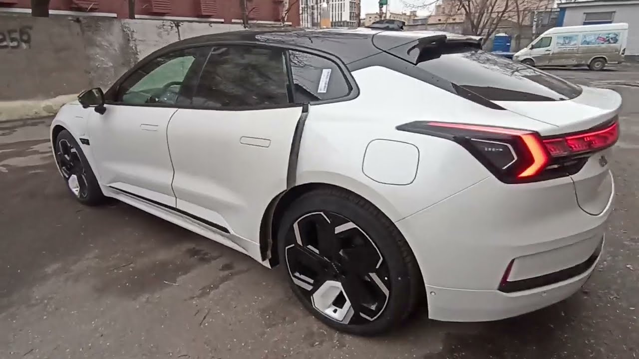 ZEEKR 001