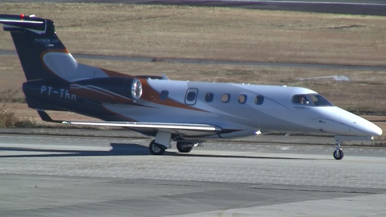 Embraer EMB-505 Phenom 300 PT-TRR Take off at Komaki