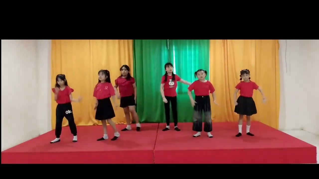 Happy new year  UNIQ Chinese song cover dance