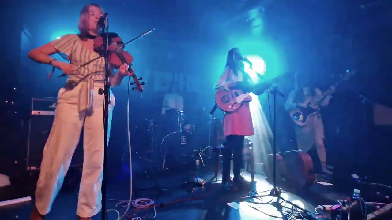 The New Eves - Volcano [Swn Festival, Clwb Ifor Bach, Cardiff - 17.10.2024]