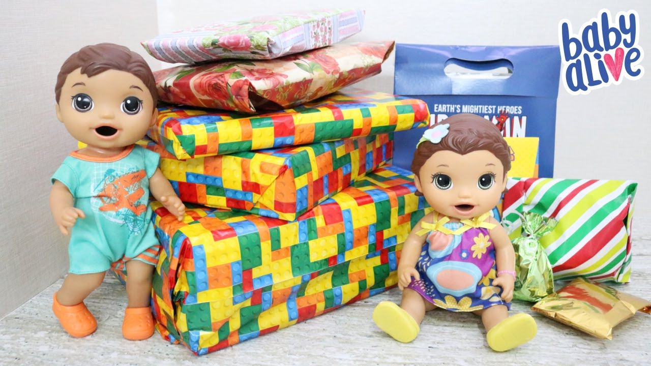 ABRINDO OS PRESENTES DE ANIVERSÁRIO DA LAURINHA E FELIPINHO