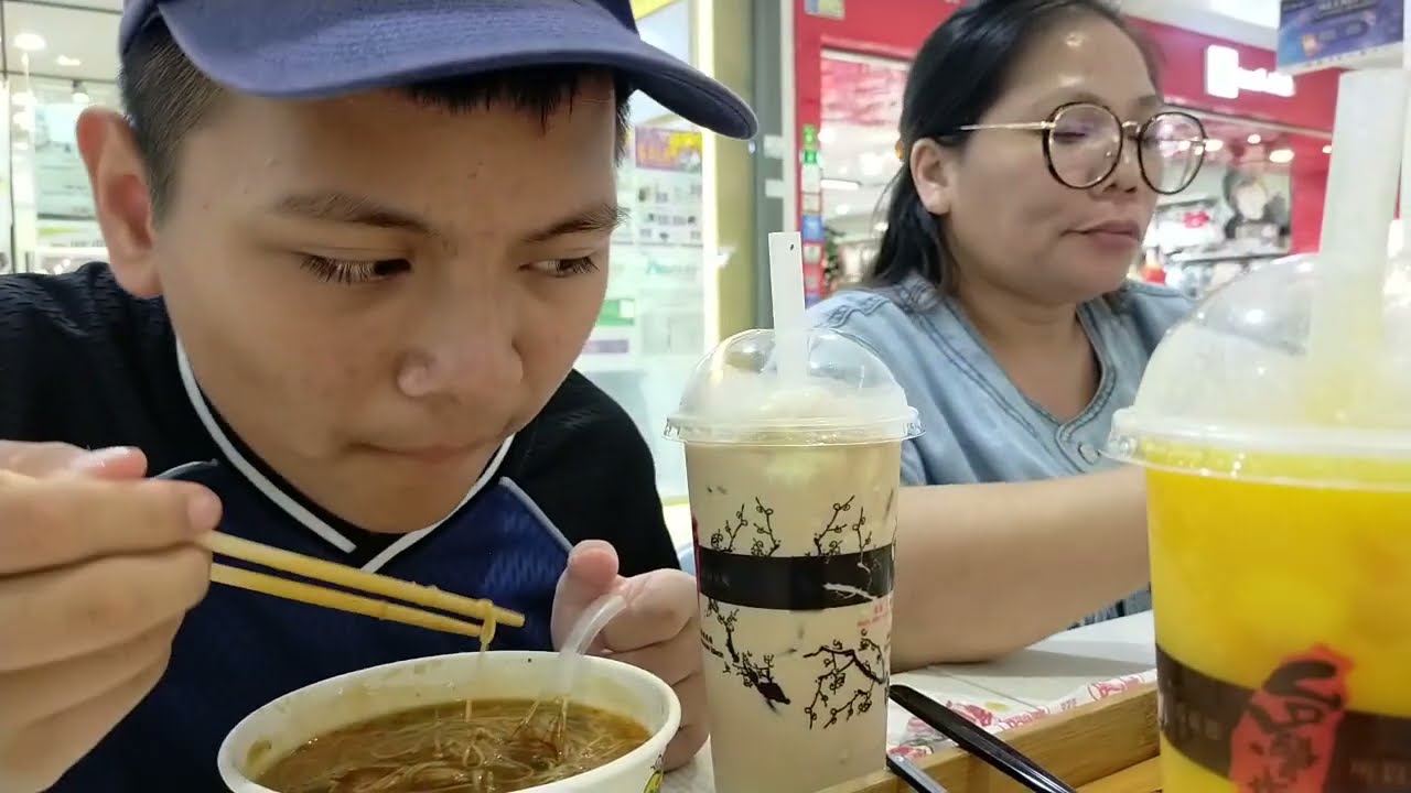 KITA SINGGAH BASAH TEKAK SUDAH BANYAK PUSING KELILING #lepak #minumansegar #rehat 