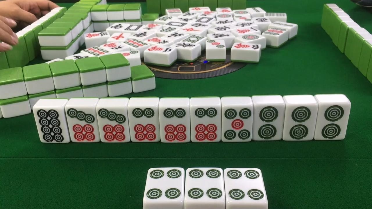 没点手气真难做出这种牌，难怪朋友都不想和他打，却少见的失误了
